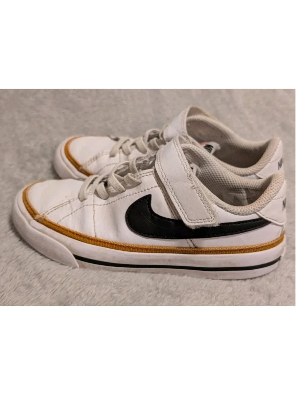 Nike Child Sneakers White Black Synthetic Hook & Loop Lace Low Top Size 12C B222